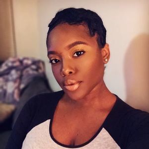 Meet your Posher, Donisha